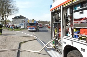 Feuerwehr Dinslaken: FW Dinslaken: Brand Menschenleben in Gefahr