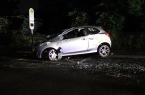 Polizei Hagen: POL-HA: Alkoholisierte Autofahrerin kollidiert mit Mittelinsel und überschlägt sich