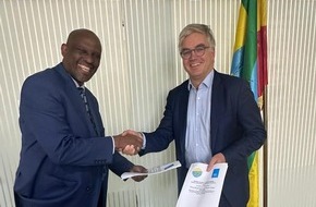 Stiftung Menschen für Menschen: Carbon Trading in Äthiopien: Menschen für Menschen und äthiopische Regierung haben Absichtserklärung für Wiederbewaldungsprogramm unterzeichnet / EU-Unternehmen werden als Impact Investoren gesucht