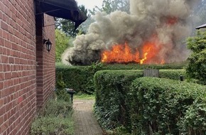 Feuerwehr Oberhausen: FW-OB: Brand einer Gartenlaube in Eisenheim - &Uuml;bergreifen auf weitere Lauben verhindert