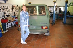 Kabel Eins: Kleiner Bully ganz groß: Am 8. September 2007 startet "Abenteuer Auto" eine neue Tuning-Aktion bei kabel eins / Die Zuschauer können das Traum-Auto gewinnen!
