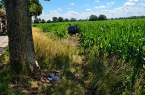 Freiwillige Feuerwehr Lehrte: FW Lehrte: Verkehrsunfall zwischen Burgdorf und Immensen - Feuerwehr rettet schwer eingeklemmte Pkw-Fahrerin