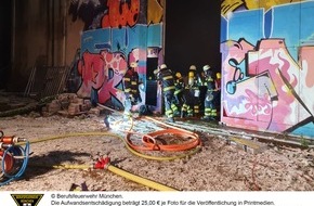 Feuerwehr München: FW-M: Brand in stillgelegtem Werksgelände (Obersendling)