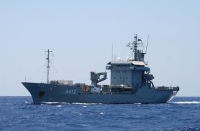 Presse- und Informationszentrum Marine: Deutsche Marine übernimmt Führung über NATO-Verband im Mittelmeer (BILD)