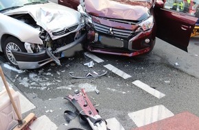 Polizei Münster: POL-MS: Unfall an der Warendorfer Straße - Autofahrerin beim Abbiegen schwer verletzt