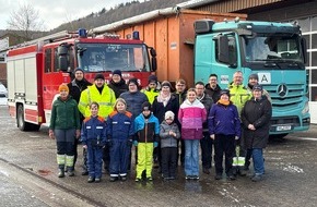 Feuerwehr Beverungen: FW Beverungen: Jugendfeuerwehr Beverungen blickt auf erfolgreichen Jahreswechsel zur&uuml;ck