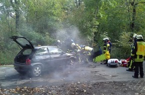 Feuerwehr Wetter (Ruhr): FW-EN: Wetter - Verkehrsunfall mit eingeklemmter Person