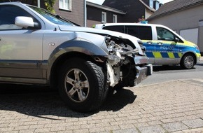 Polizei Mettmann: POL-ME: Velberter krachte mit Auto in Gartenmauer - hoher Sachschaden - Velbert - 2105080