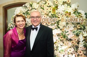 Fleurop AG: PRESSE-INFO: Glamouröse Event-Floristik beim 66. Bundespresseball