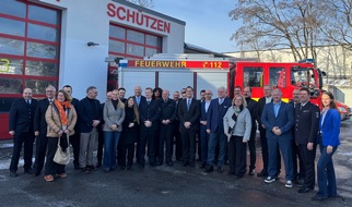 FW-EN: Neujahrsempfang des Kreisfeuerwehrverbandes im winterlichen Breckerfeld - Christoph Sch&ouml;neborn zum Ehrenmitglied ernannt.