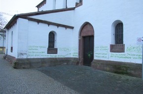 Kreispolizeibehörde Euskirchen: POL-EU: Kirche mit Farbe beschmiert