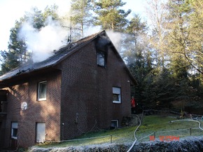 POL-WL: Dachstuhlbrand im Einfamilienhaus