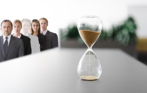 Büro-Kaizen GmbH: Zeitverschwendung verschärft Fachkräftemangel / Langzeitstudie beweist: Büro-Effizienz um 50 Prozent niedriger als vor 10 Jahren