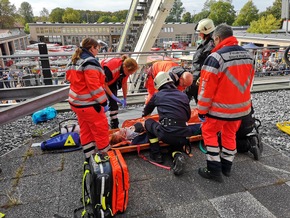 FW-HF: Aktionstag der Feuerwehr Herford: Ein Erlebnis für Groß und Klein!