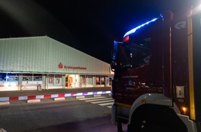 Freiwillige Feuerwehr Wachtberg: FW Wachtberg: Amtshilfe der Polizei bei versuchter Geldautomatensprengung in Wachtberg-Berkum