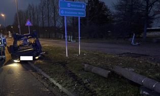 Polizei Wolfsburg: POL-WOB: Verkehrsunfall - Pkw kommt von Fahrbahn ab und überschlägt sich