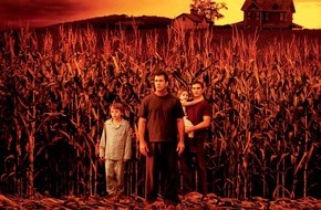 ProSieben: Mel Gibson sieht die Zeichen / ProSieben zeigt "Signs - Zeichen" / Alien-Horror von Starregisseur M. Night Shyamalans - am Sonntag, 20. März 2005, um 20.15 Uhr zum ersten Mal im Free-TV