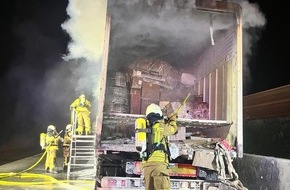 Feuerwehr VG Asbach: FW VG Asbach: LKW-Brand auf der A3 - Feuerwehr mehrere Stunden im Einsatz