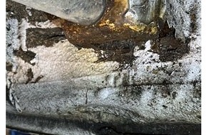 Kreispolizeibeh&ouml;rde Soest: POL-SO: &Uuml;berladener und verkehrsunsicherer Kleintransporter aus dem Verkehr gezogen - erhebliche technische M&auml;ngel festgestellt