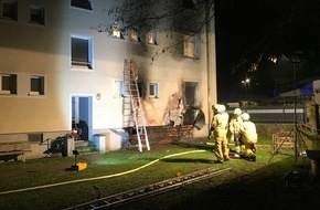 Feuerwehr Bottrop: FW-BOT: Feuer in einem Hinterhof