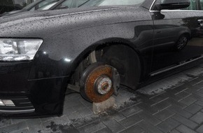 Polizeiinspektion Nienburg / Schaumburg: POL-NI: Kompletter Felgensatz mit Bereifung von Jahreswagen entwendet  - Zeugen gesucht -Bild im Download-