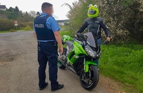Polizeipräsidium Mittelhessen - Pressestelle Lahn - Dill: POL-LDK: Verkehrsdienste kontrollieren Motorradfahrer an Aartalsee und Sackpfeife