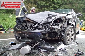 FW-PL: OT-Lettmecke. Verkehrsunfall mit 3 Verletzten. Rettungshubschrauber im Einsatz.