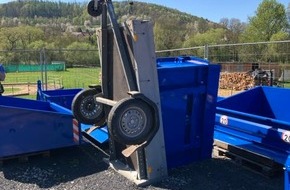 Polizei Eschwege: POL-ESW: Gestohlener Anh&auml;nger wieder aufgetaucht