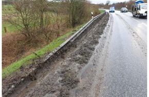 Polizeidirektion Neumünster: POL-NMS: 230412-1-pdnms Zeugenaufruf nach Verkehrsunfallflucht, Klein Wittensee