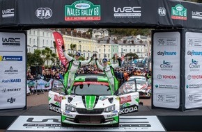 Skoda Auto Deutschland GmbH: Rallye Großbritannien: SKODA Junior Rovanperä gewinnt WRC 2 klar vor Teamkollege Tidemand