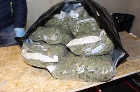 Polizeipräsidium Mittelfranken: POL-MFR: (453) Ansbacher Kriminalpolizei stellt mehr als 7 Kilogramm Rauschgift und über 700 Cannabispflanzen sicher - Drei Tatverdächtige befinden sich in Untersuchungshaft