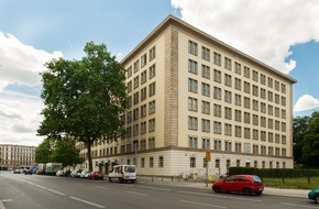 r24 Holding GmbH: Coworking & Fitness: Neuer rent24-Space eröffnet in Berlin