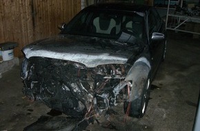 Polizeiinspektion Hameln-Pyrmont/Holzminden: POL-HOL: Hochwertiger PKW ausgebrannt - 30.000, -- EUR Schaden -