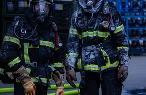 Feuerwehr Iserlohn: FW-MK: Brennende Absauganlage beschäftigt Feuerwehr mehrere Stunden
