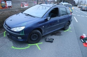 Kreispolizeibehörde Herford: POL-HF: Gefährlicher Eingriff in den Straßenverkehr - 30-Jähriger greift in Lenkrad