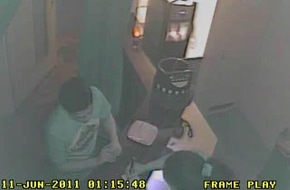Polizeidirektion Bad Segeberg: POL-SE: Halstenbek: Öffentlichkeitsfahndung der Kriminalpolizei nach Überfall auf Spielhalle - Wer ist die Person auf dem Bild?