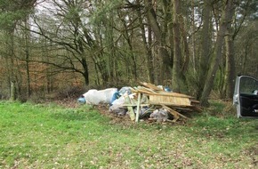 Polizei Korbach: POL-KB: Frankenberg und Burgwald - Baumüll im Wald entsorgt, Polizei ermittelt in zwei Fällen wegen Umweltstraftaten