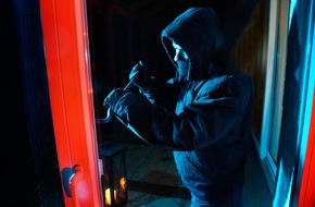 Kreispolizeibehörde Rhein-Kreis Neuss: POL-NE: Polizei bittet um Hinweise nach Einbrüchen in Dormagen und Kaarst