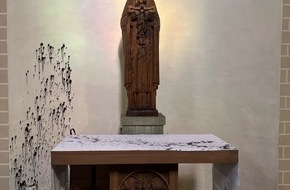 Kreispolizeibeh&ouml;rde Soest: POL-SO: Sachbesch&auml;digung durch schwarze Farbe in St.-Patrokli-Dom - Zeugen gesucht