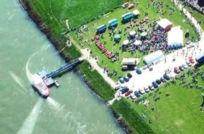 Freiwillige Feuerwehr Kalkar: Feuerwehr Kalkar: Vatertag wird legend&auml;r: Biwak Party direkt am Rhein in Grieth