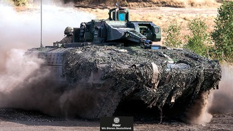 PIZ Heer: Einführung des Schützenpanzers "Puma"
beim Panzergrenadierbataillon 212 in Augustdorf