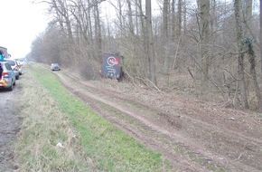 Polizeidirektion Landau: POL-PDLD: Wörth - Lkw kommt von der Fahrbahn ab