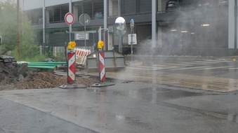 Feuerwehr Dortmund: FW-DO: Bagger beschädigt Gasversorgungsleitung