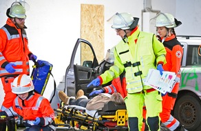 Feuerwehr München: FW-M: 500 Einsatzkräfte trainieren bei Rettungsdienstübung MPREP24 (Stadtgebiet)