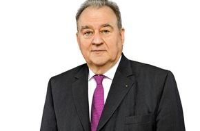 ABDA Bundesvgg. Dt. Apothekerverbände: Austauschverbotsliste für Arzneimittel: Apotheker kämpfen für Patienteninteressen (FOTO)