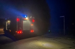 Feuerwehr Flotwedel: FW Flotwedel: Brennende Gartenmöbel fordern nächtlichen Feuerwehreinsatz