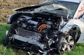 Polizeidirektion Landau: POL-PDLD: Schwerer Verkehrsunfall zwischen Maximiliansau und Hagenbach - 5 Verletzte