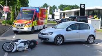 Kreispolizeibehörde Herford: POL-HF: Zusammenstoß zwischen VW und Motorroller - 71-jähriger Herforder leicht verletzt