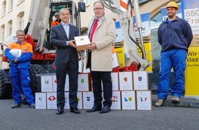 SBV Schweiz. Baumeisterverband: Schweizerischer Baumeisterverband übergibt 26'000 Bauarbeiter-Unterschriften für LMV-Verlängerung (aktualisierte Version)