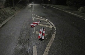 Kreispolizeibehörde Märkischer Kreis: POL-MK: Unfallfahrer beschädigt Warnbaken und flüchtet
